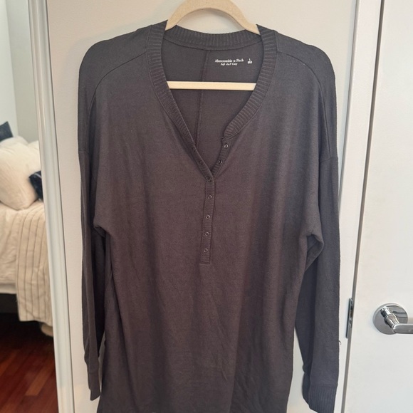 ABERCROMBIE charcoal soft AF cozy long sleeve Henley - Picture 1 of 4